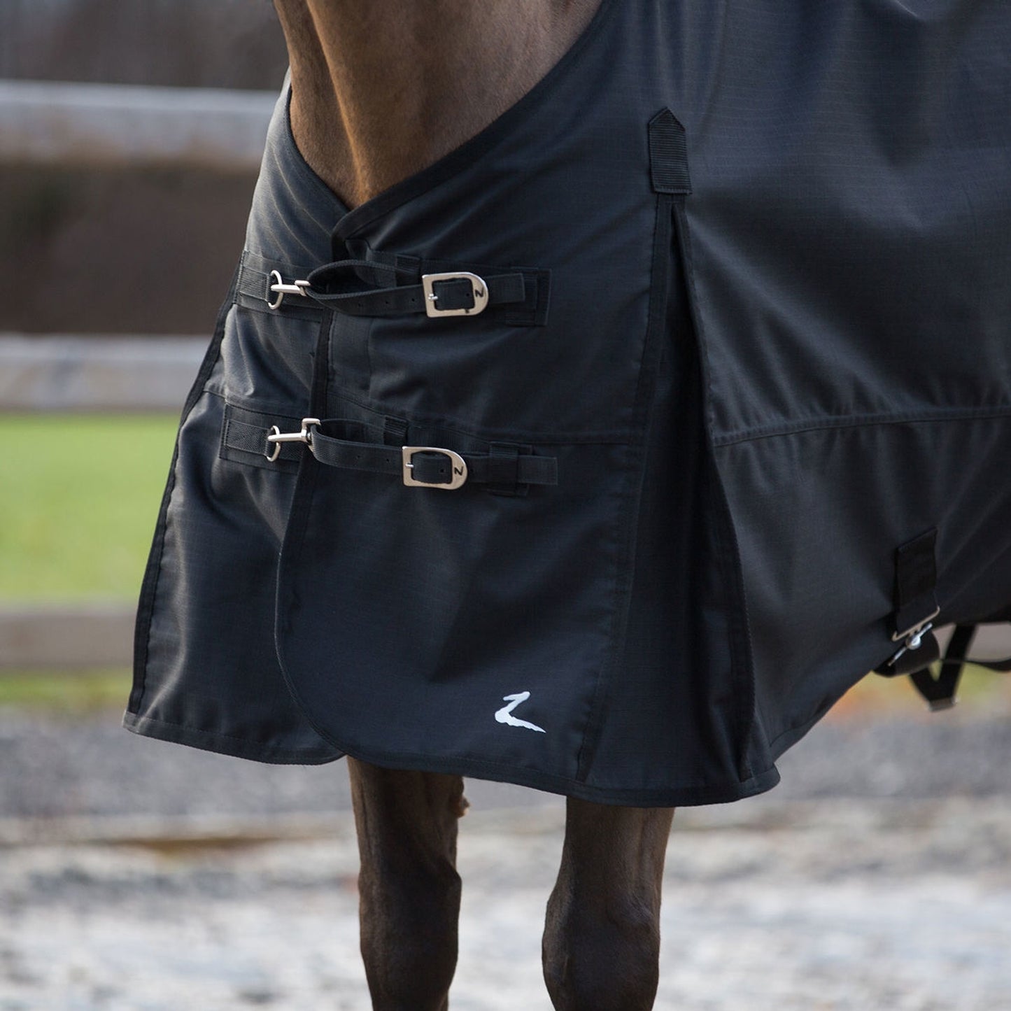 5-915588-blackfront.jpg