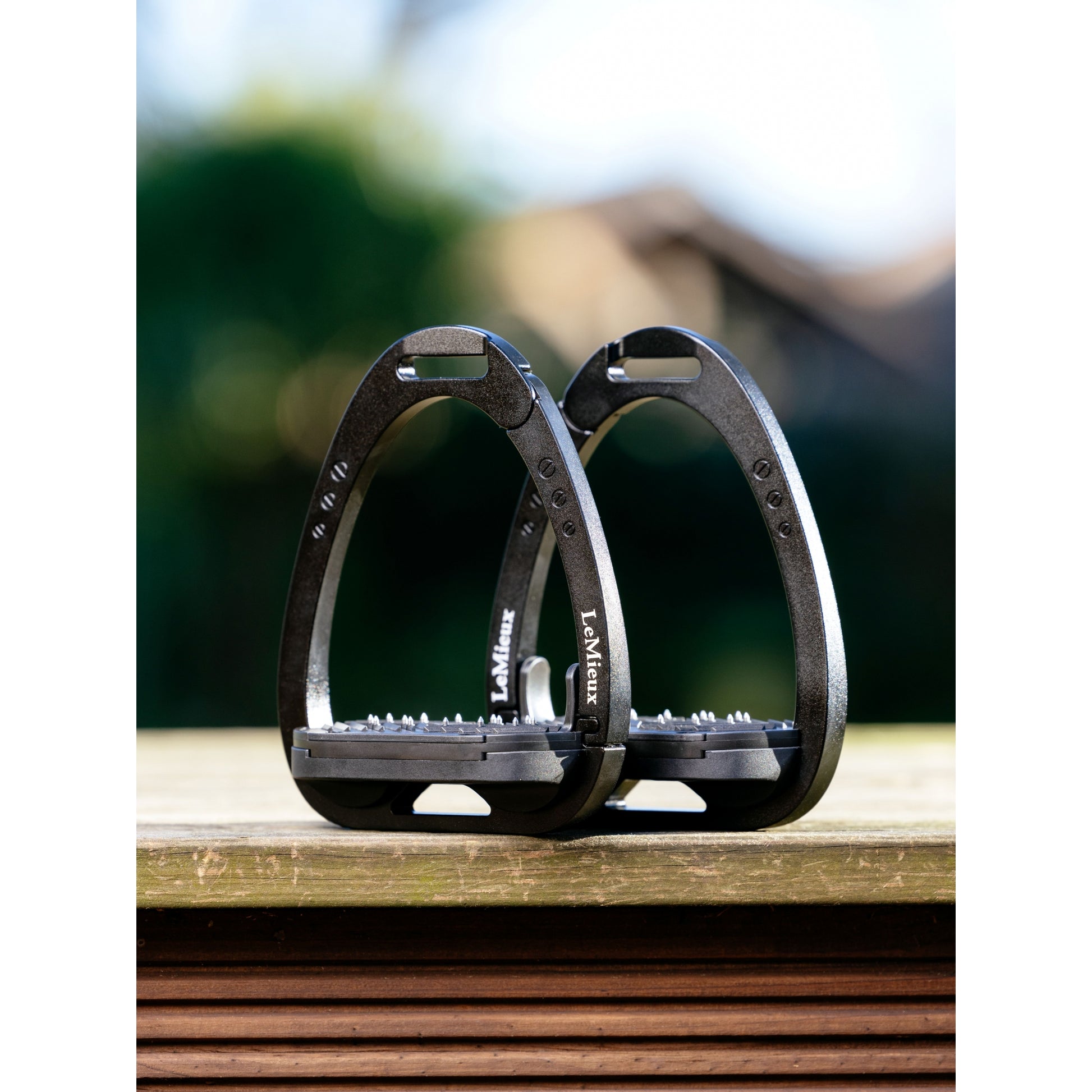 LeMieux Vector Control Stirrup