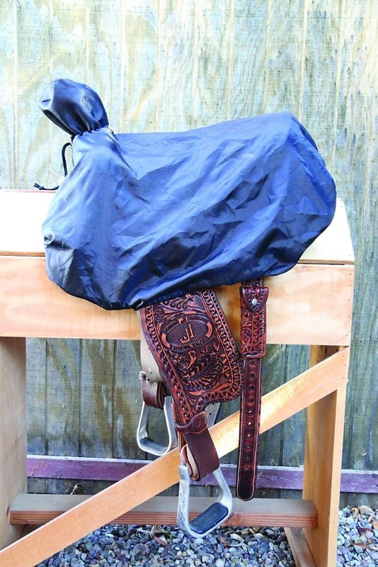 Professionals Choice Western Saddle Cover Black