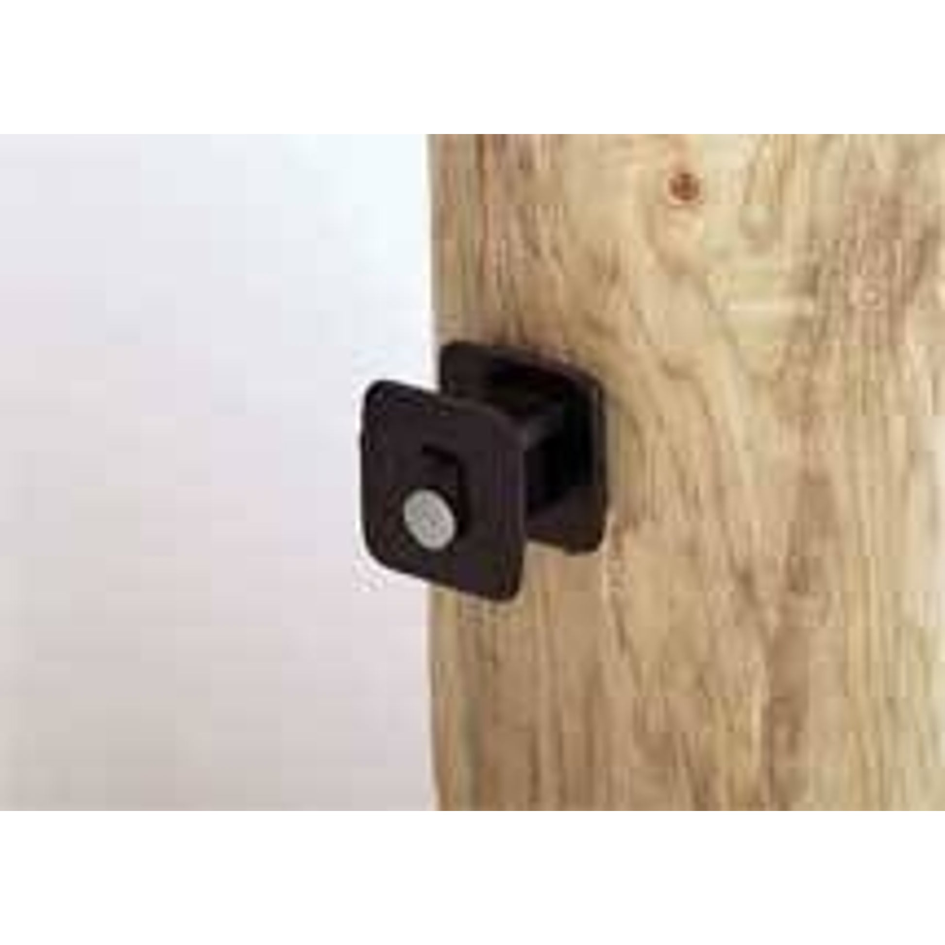 Black Widow Wood Fence Post Insulator 25 Pack Blk