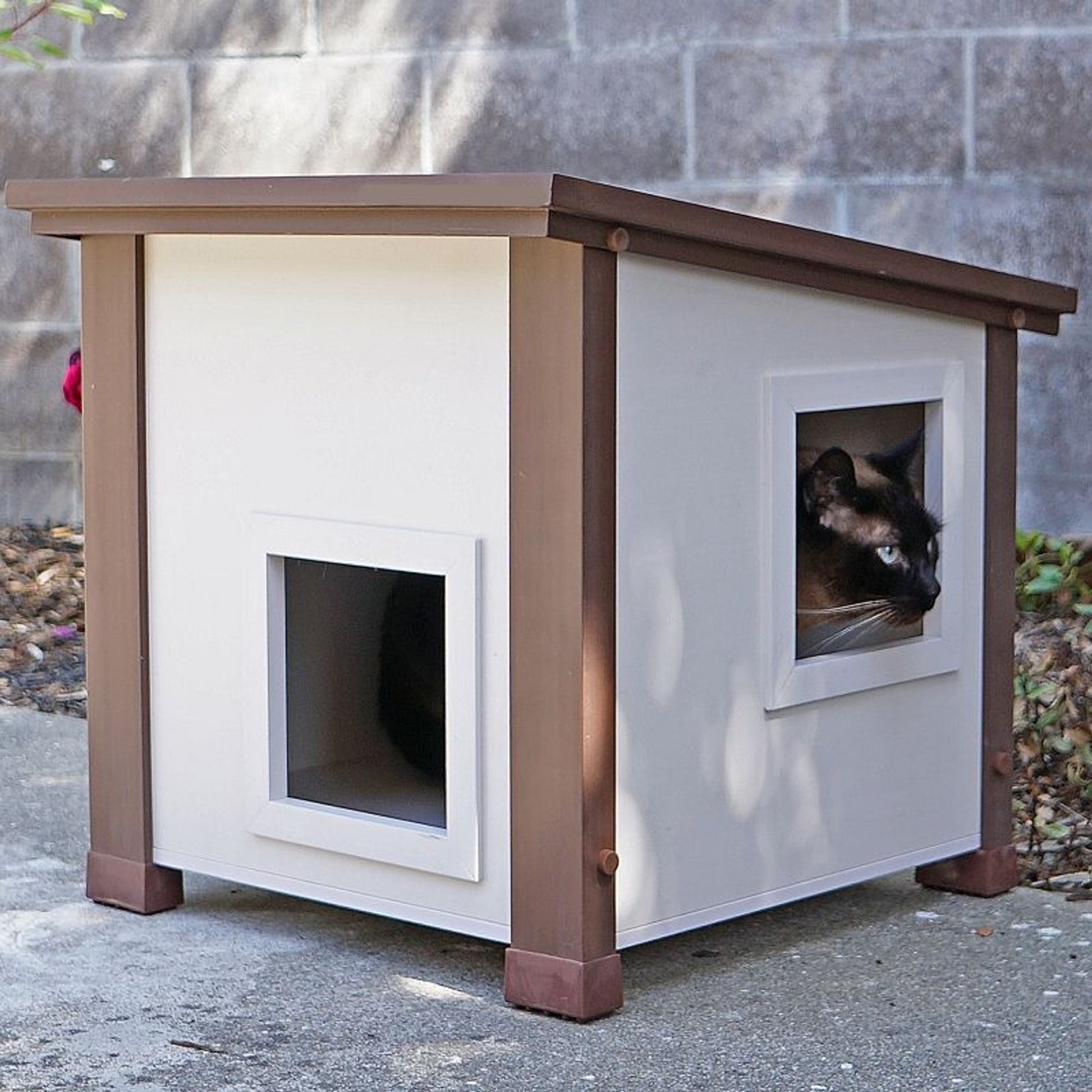 New Age Pet ecoFLEX Large Outdoor Cat House