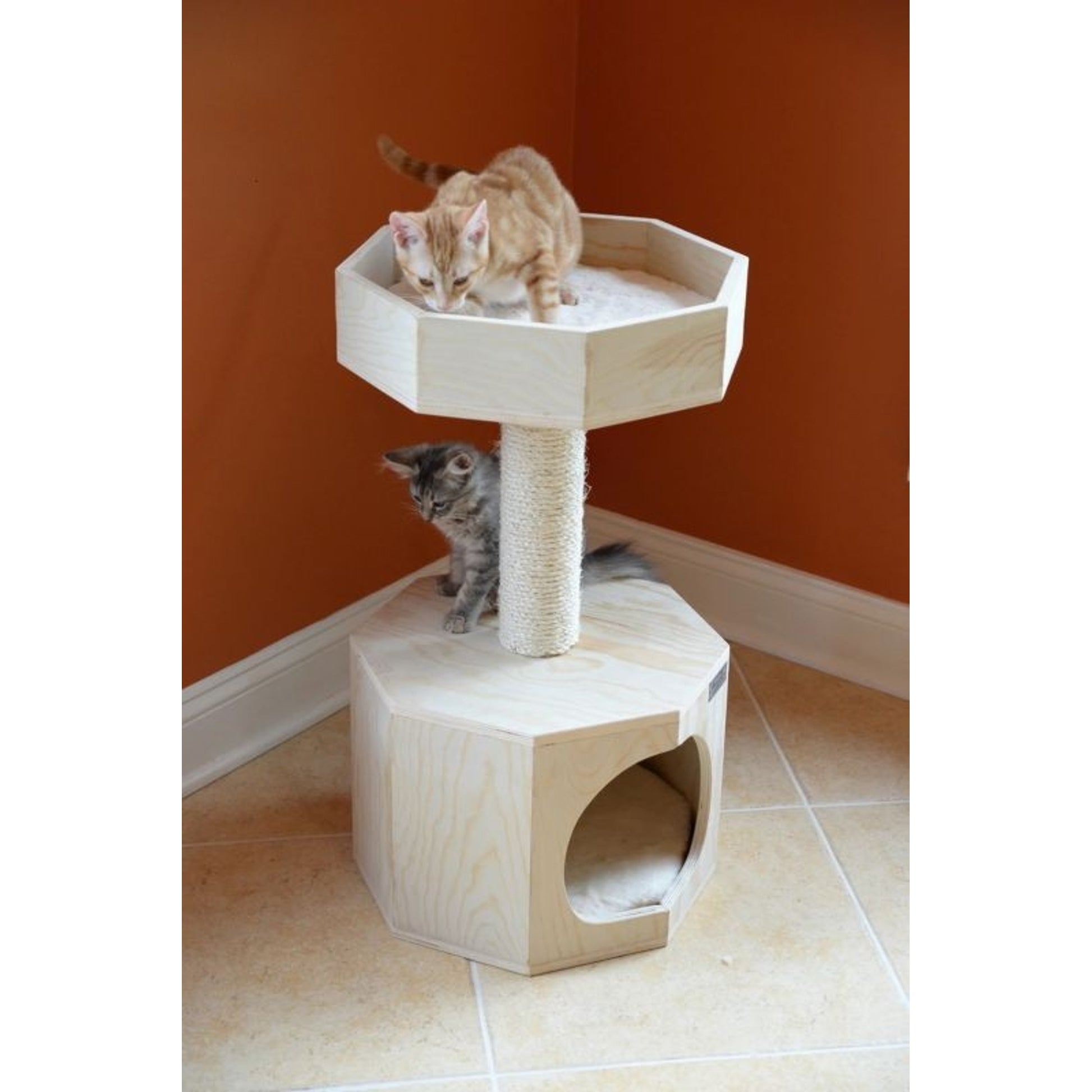 Armarkat Real Wood Scots Pine Cat Tree w Condo